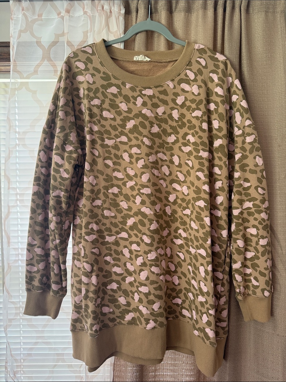 Women's Oversized Leopard Print Sweater